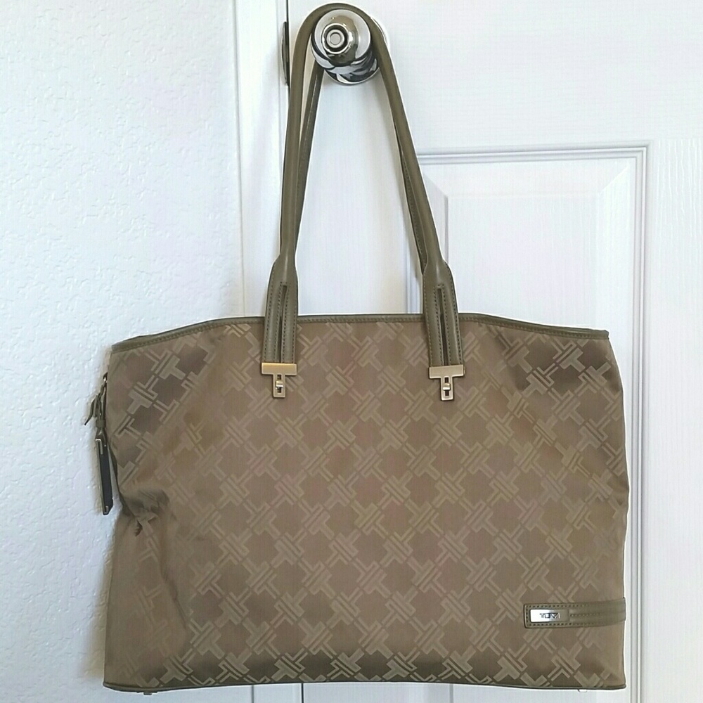 Tumi Signature Collection Shoulder Tote EUC